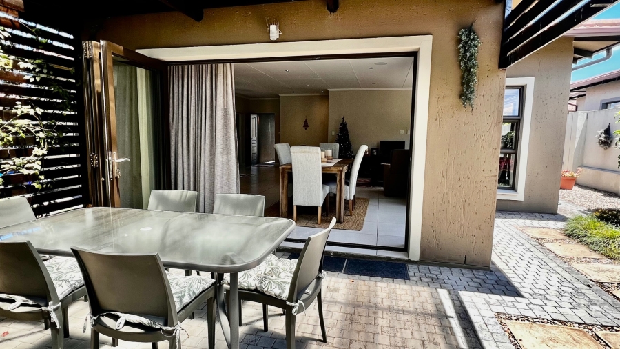3 Bedroom Property for Sale in Earls Court Lifestyle Estate Western Cape